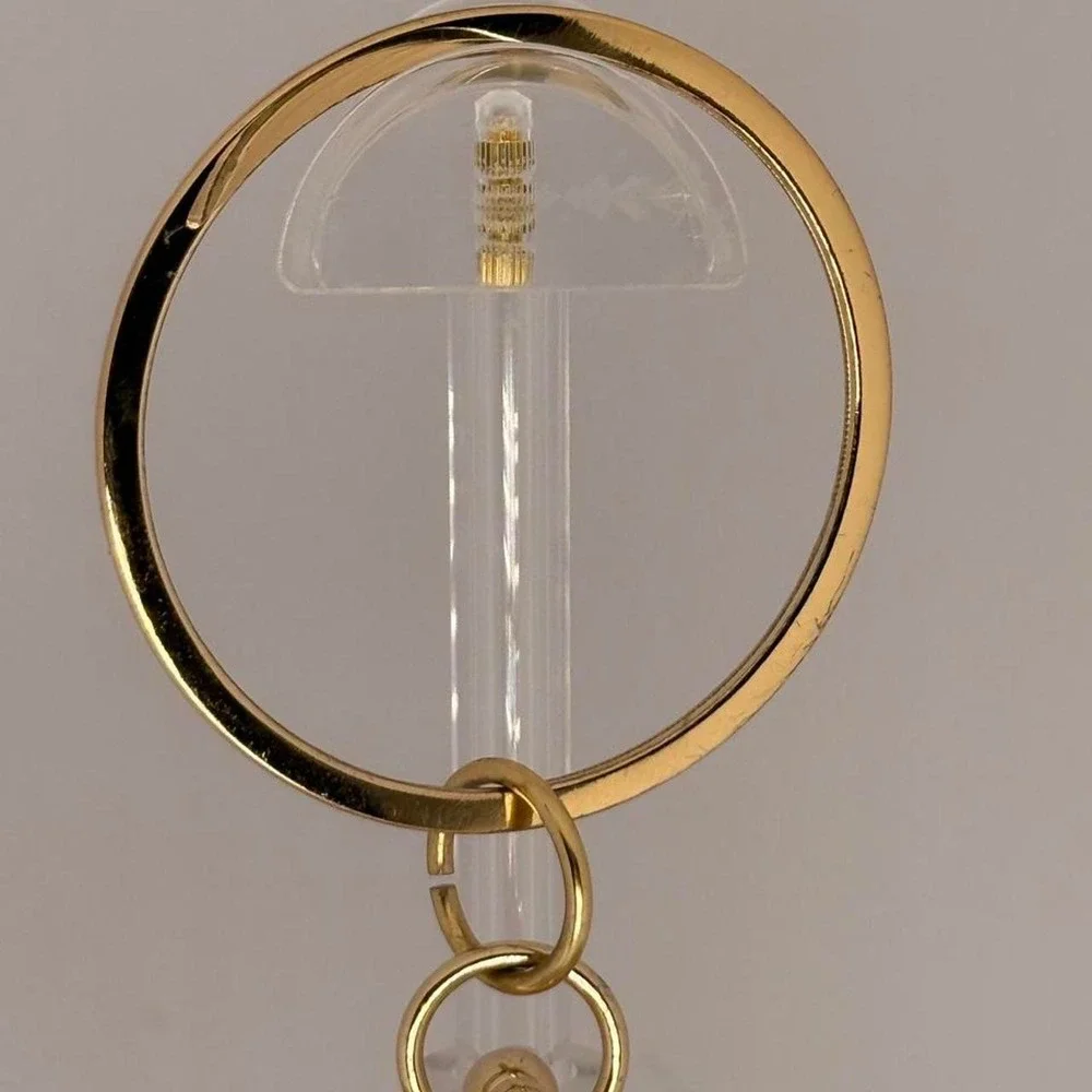 Chandelier‎ Clutch